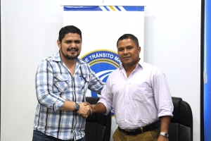 Firma de Convenio Delegaci&oacute;n entre el Gobierno Aut&oacute;nomo Descentralizado del cant&oacute;n Sim&oacute;n Bol&iacute;var