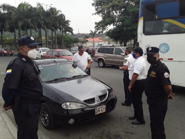 Operativos de control vehicular en la parroquia urbana La Aurora