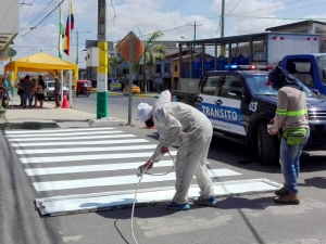 Implementaci&oacute;n de se&ntilde;alizaciones horizontales en el cant&oacute;n Pedro Carbo