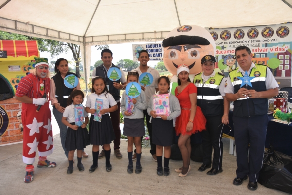 Campa&ntilde;a de Seguridad Vial en el Recinto San Vicente de la parrroquia El Laurel
