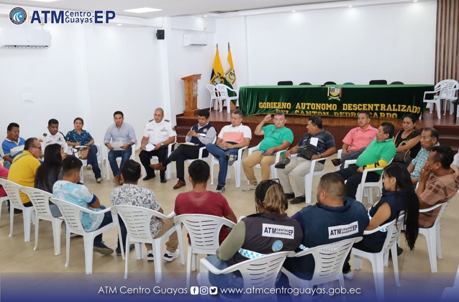 REUNI&Oacute;N ENTRE ATM CENTRO GUAYAS - EP Y TRANSPORTISTAS